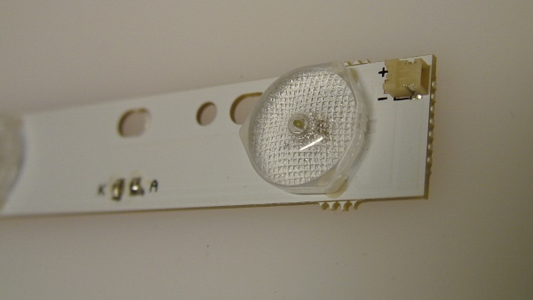 HDTV PARTS. IC-A-CNA032D127, XC019, E235380, E235380, C108PHBYZF7B, LED ...